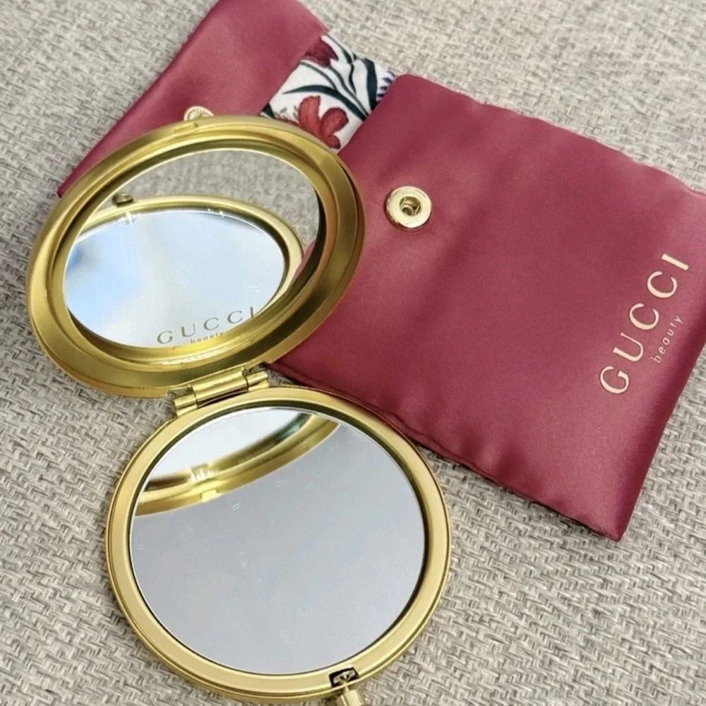 Gucci Beauty Floral Gold Compact Mirror with Beauty Promo Snap Gift Pouch - New! - Picture 4 of 8